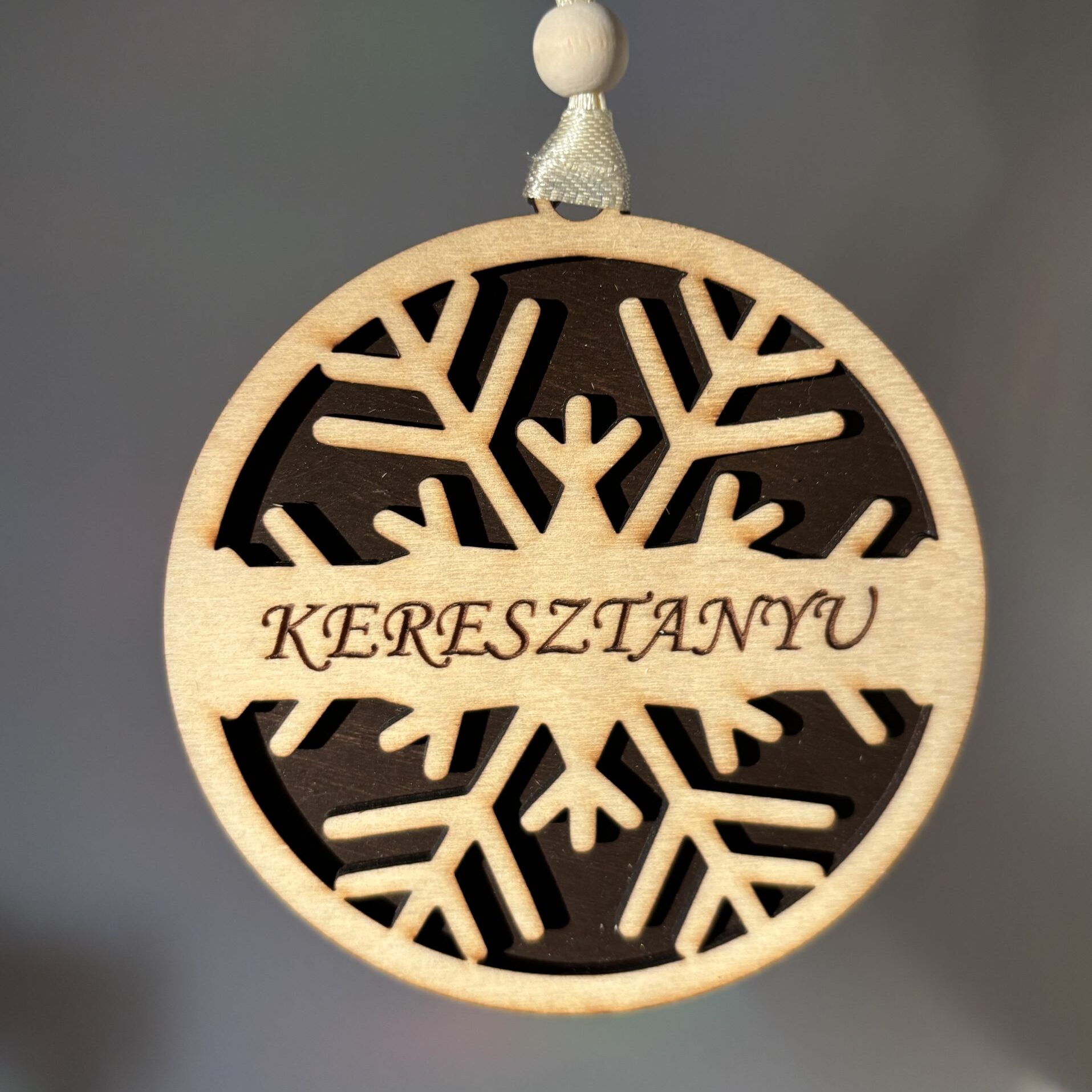 Gravírozott hópehely dísz II (középen)